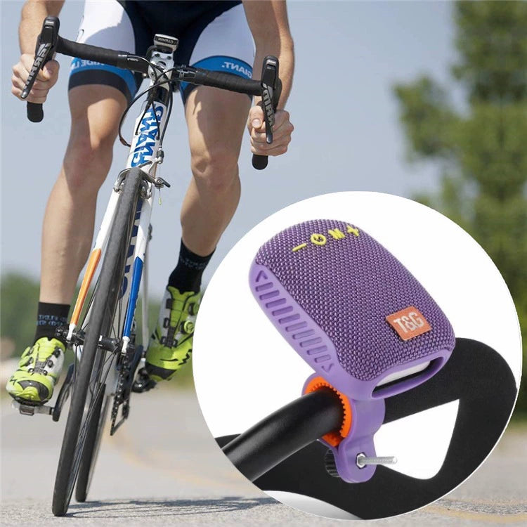 🔥🎶【Akár 50% kedvezmény + Ingyenes szállítás】Hordozható Bluetooth hangszóró tartóval, kültéri kerékpározáshoz, víz- és ütésálló