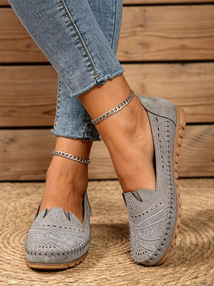 【50% kedvezmény korlátozott ideig!】【36-43 méret】Vintage stílusú, áttört, hétköznapi balettcipő | Puha talpú kialakítás, kényelmes mindennapi viselet | Cipőfűző nélküli, nagy méretben is elérhető