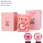 🎁🧸✨Bájos plüssmackó tartós rózsával - Igazi rózsával díszített plüssmackó, gyönyörű díszdobozban - Romantikus ajándék anyák napjára, esküvőre, évfordulóra, leánybúcsúra, karácsonyra és Valentin-napra